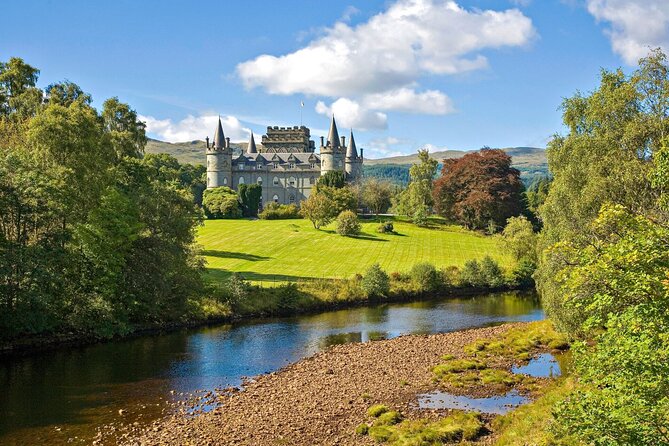 1 Day Castles, West Highlands and Loch Lomond Tour from Edinburgh - The guide is a major part of the experience