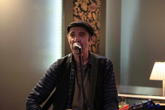 2.5 Hour Experience Scottish Dinner and Folk Music - Kevin and Eddy turn dinner into a small concert