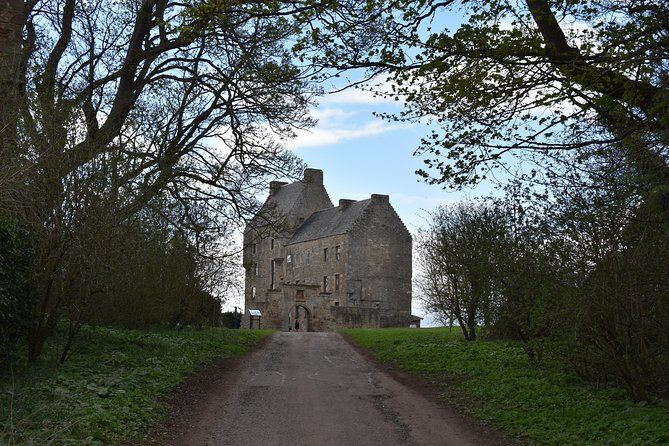 2-Day Outlander Experience Small Group Tour from Edinburgh - Day two: stones, battlefields, and village streets