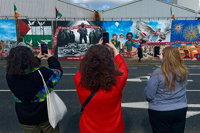 2 Hour Private Belfast Taxi Cab Tour of Troubles & Peace walls - The peace wall and a chance to leave your mark