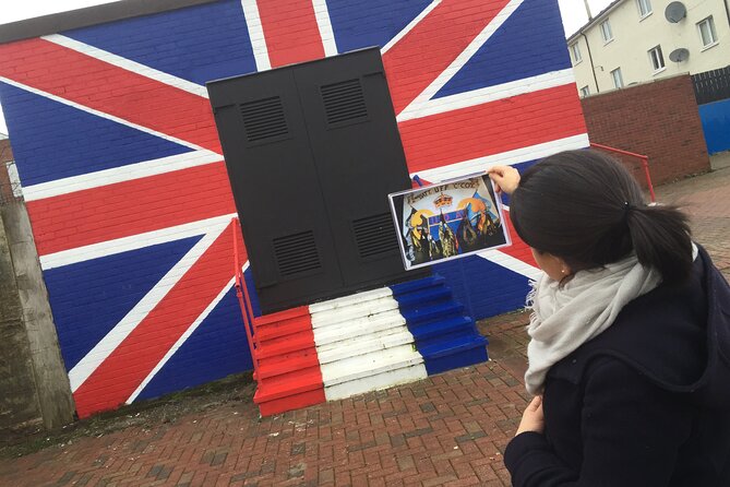2 Hour Private Belfast Taxi Cab Tour of Troubles & Peace walls - International Mural Wall on Divis Street