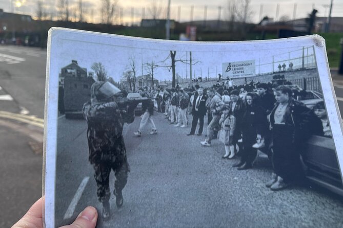 2 Hour Private Belfast Taxi Cab Tour of Troubles & Peace walls - Bombay Street and the roots of the conflict