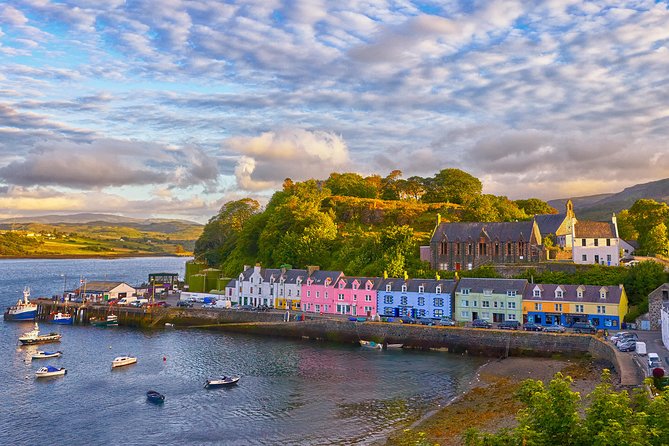 4-Day Isle of Skye and Highlands Small-Group Tour from Edinburgh - Day one: The Kelpies, Loch Lomond, Killin, and Glencoe