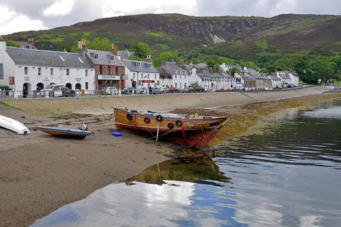 6-Day Outer Hebrides and Isle of Skye Small-Group Tour from Edinburgh - What the minicoach and lodging are really like