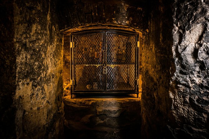 90min Underground Whisky Tasting in Edinburgh's Old Town - Why the underground setting matters