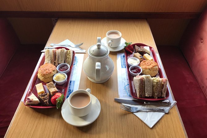 Afternoon Tea Cruise in North Yorkshire - A calm two hours on the Leeds and Skipton waterways