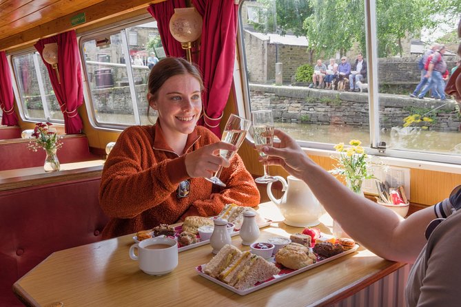 Afternoon Tea Cruise in North Yorkshire - Snaygill and the canal-side story