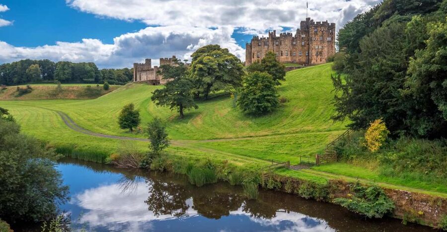 Alnwick Castle and Scottish Borders Tour from Edinburgh - Is the coach comfortable for a full day?