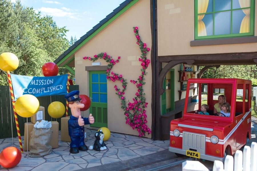 Alton Towers Resort: Entrance Ticket - Who will get the best value