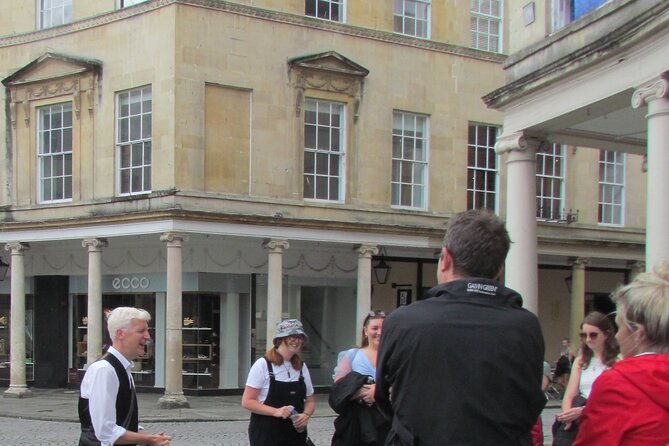 Bad of Bath fun Walking Tour of Bath - Pulteney Bridge and Bath’s postcard view