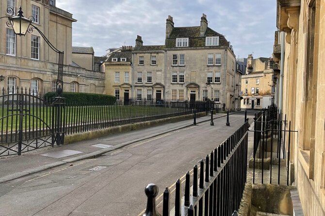 BATH: 2-Hour Bath Walking Tour of Bridgerton Filming Locations - Bath Street, Saw Close, and the theatre district