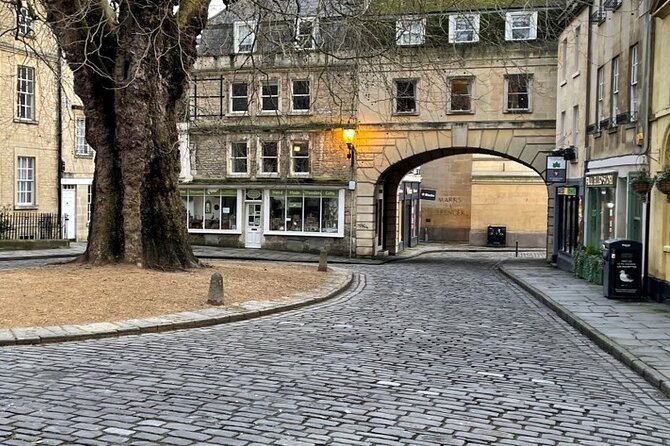 BATH: 2-Hour Bath Walking Tour of Bridgerton Filming Locations - Guildhall and the city’s Georgian face