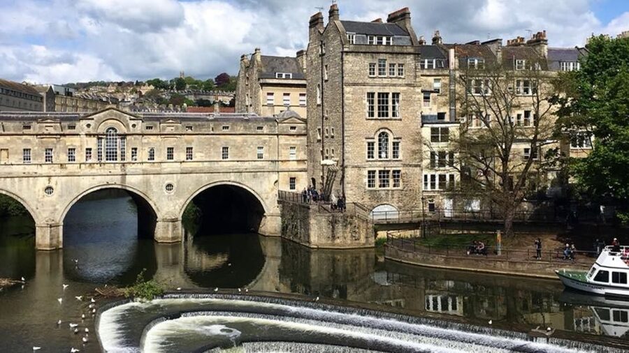 Bath: Guided City Walking Tour with Entry To The Roman Baths - Entering the Roman Baths after the walk