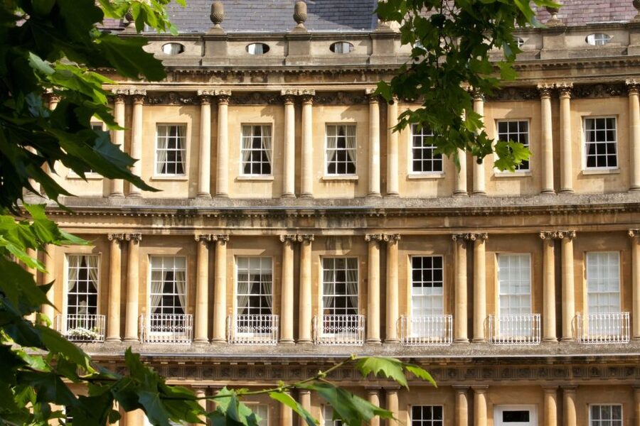 Bath: Guided Walking Tour - Pace, hills, and wheelchair access