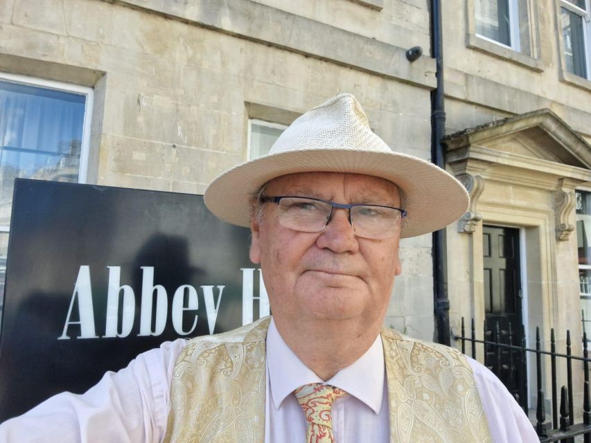 Bath: Guided Walking Tour - Meeting at Bath Abbey Churchyard