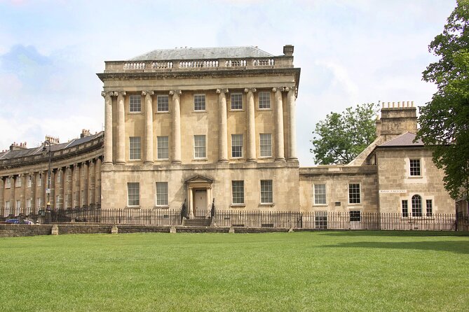 Bath Public Walking Tour including Bath Abbey - The Roman Baths area, without the admission ticket