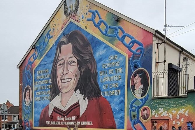 Belfast Political/history/troubles private taxi/cab tour - Riding from Falls Road to Shankill Road