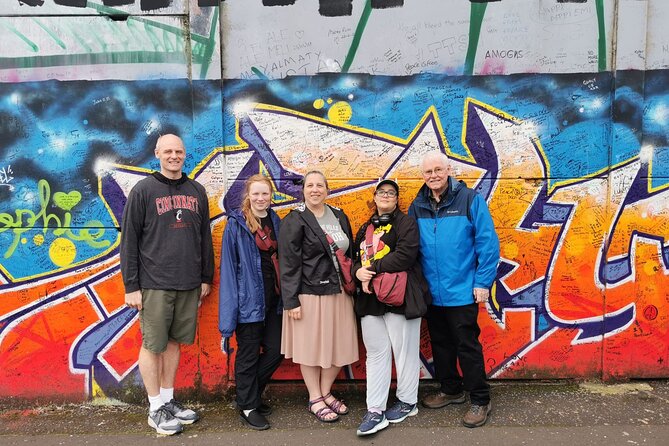 Belfast's Political Mural Taxi Tour - Who should book this taxi tour?