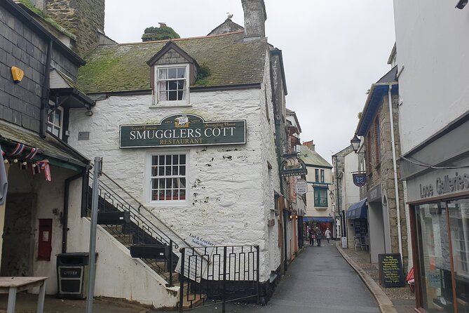 Beyond Paradise TV Show Locations Tour - The Guildhall police station and featured town businesses