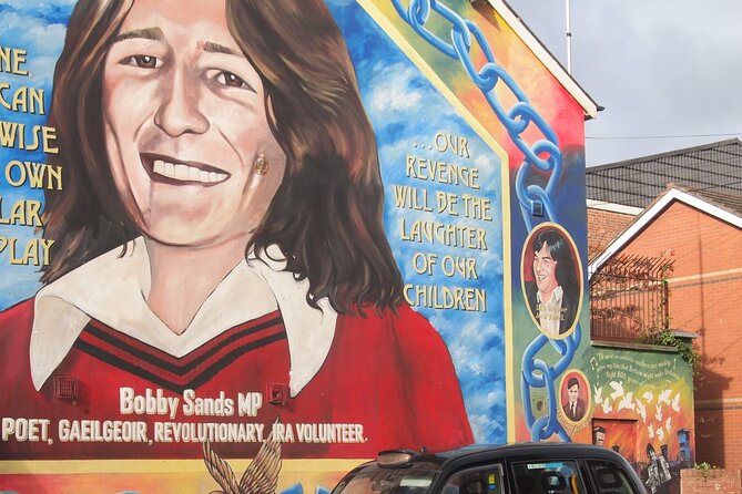 Black Taxi Mural "Tour Like A Local" - A private taxi is the right scale for this route