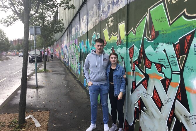 Black Taxi Tour and Crumlin Road Gaol tour Combo - What the guide adds to the experience