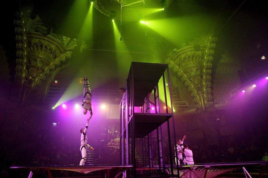 Blackpool: Blackpool Tower Circus Entrance Ticket - The 20-minute interval and small extras