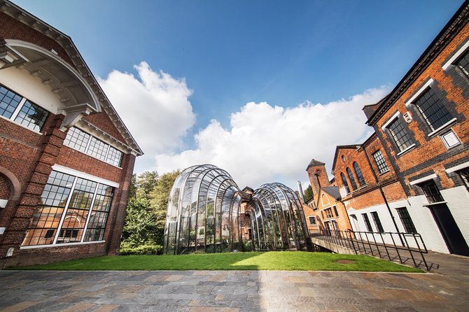 Bombay Sapphire Gin Distillery Tour and Cocktail - Starting with a G&T at the Turbine Bar
