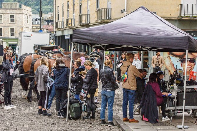 Bridgerton Walking Tour of Filming Locations & Storylines - Bath - How Paul Elliott’s guiding style affects the experience