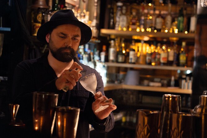 Brighton Cocktail Tours - The guide and the balance between stories and drinking
