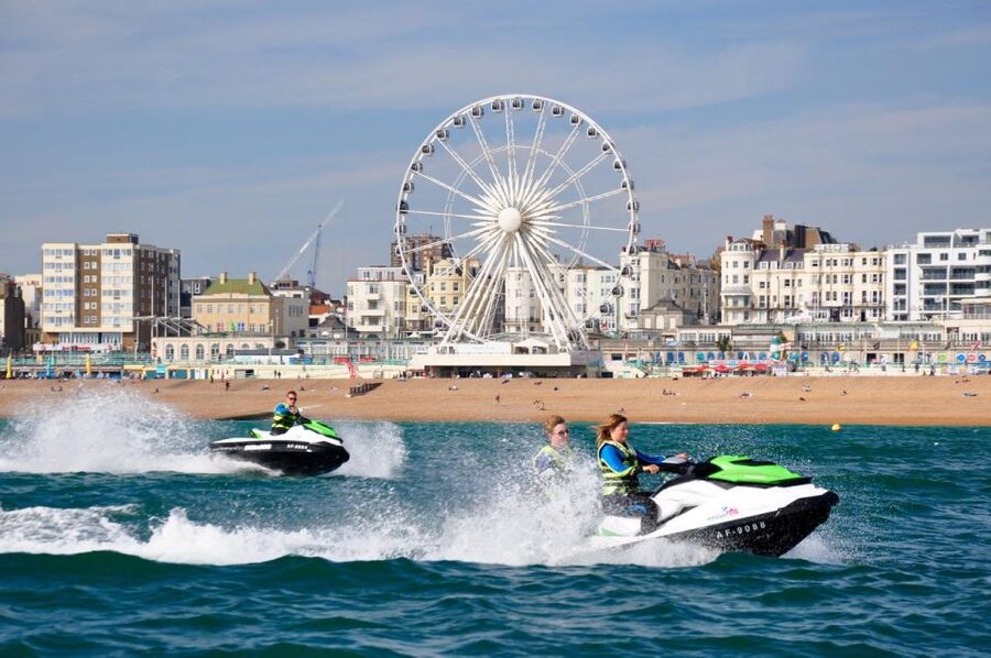 Brighton: Jetski Ride - The briefing is short, but it earns its place