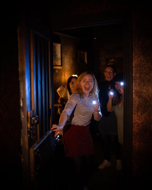 Brighton: The Prince's Panic Murder Mystery Experience - Searching the themed rooms