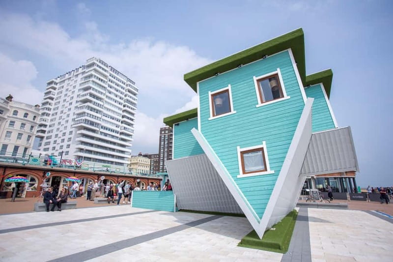 Brighton: Upside Down House Entry Ticket - Finding the turquoise house on Brighton Sea Front