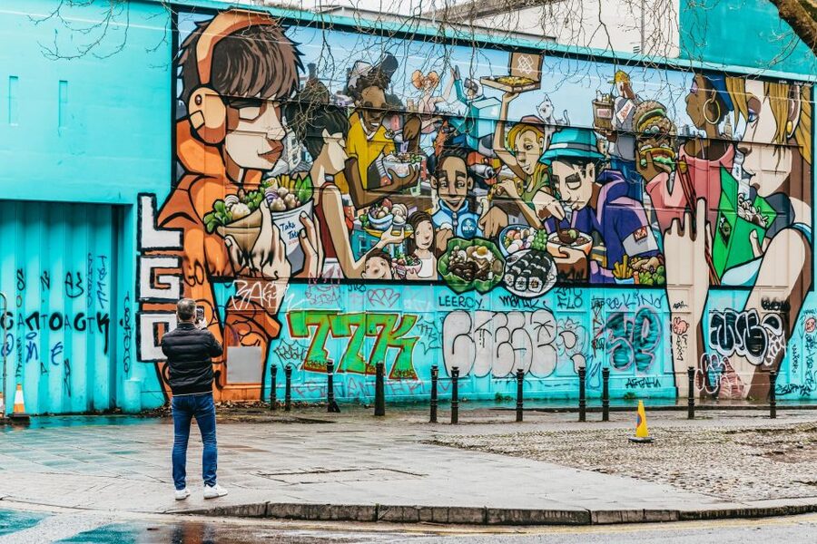 Bristol: Blackbeard to Banksy Guided Walking Tour - Bristol Bridge, Llandoger Trow, and maritime stories