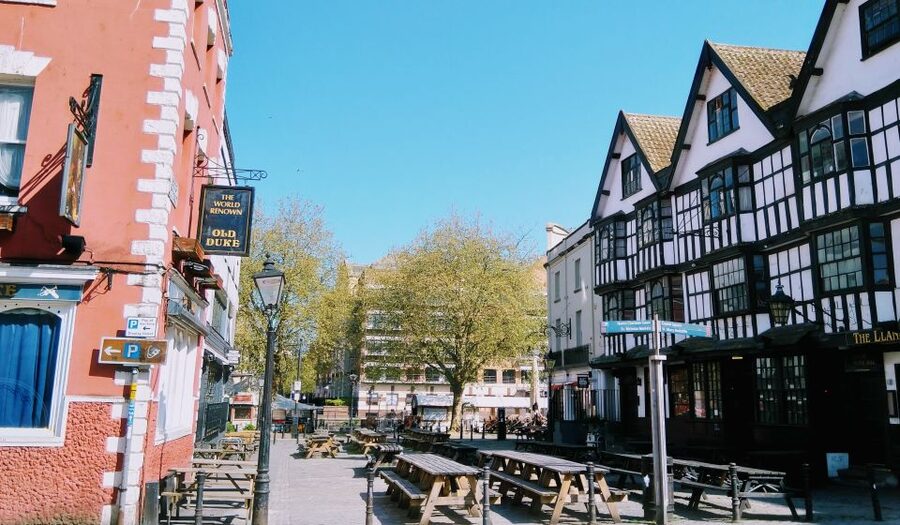 Bristol: Self-Guided Sightseeing Audio Tour - Banksy, Bristol Cathedral, and College Green