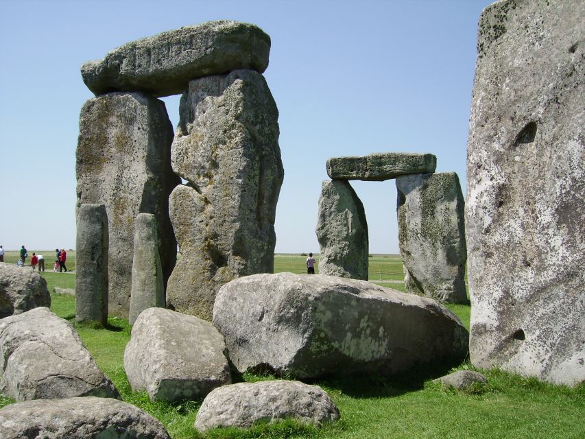 Buckingham Palace and Stonehenge Tour - The South Garden gives the palace visit breathing room