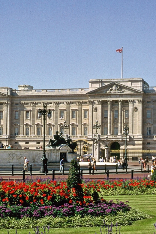 Buckingham Palace and Stonehenge Tour - Audio guides instead of a live escort