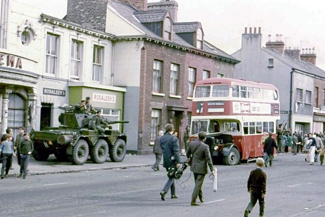 Cab Tours Belfast Famous Black taxi tours 2 hrs The Troubles - Why a black taxi is the right way to see Belfast’s divided streets