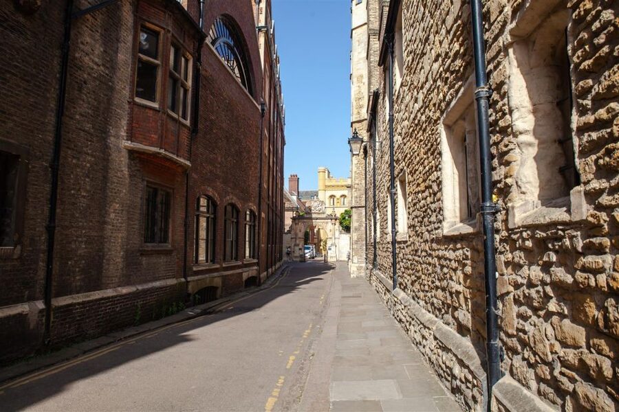 Cambridge: 2-Hour Private University Walking Tour - Key points to know before booking