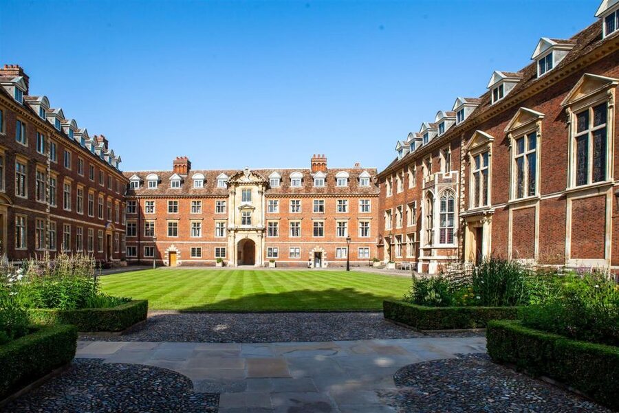 Cambridge: 2-Hour Private University Walking Tour - What a private two-hour format really offers