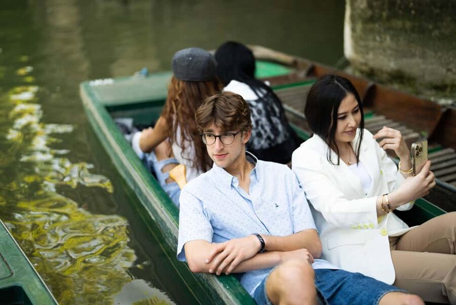 Cambridge: Alumni-Led Walking & Punting Tour w/Kings College - From Corpus Christi to Trinity College