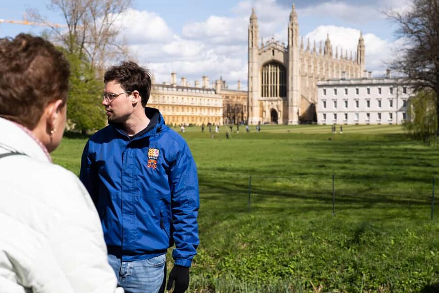 Cambridge: Alumni-Led Walking & Punting Tour w/Kings College - King’s Parade is the right place to begin