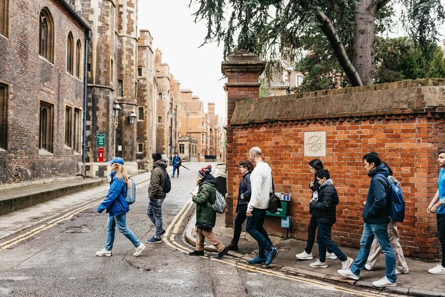 Cambridge: Alumni-Led Walking Tour w/ King's College Option - Why a student-led Cambridge walk works so well