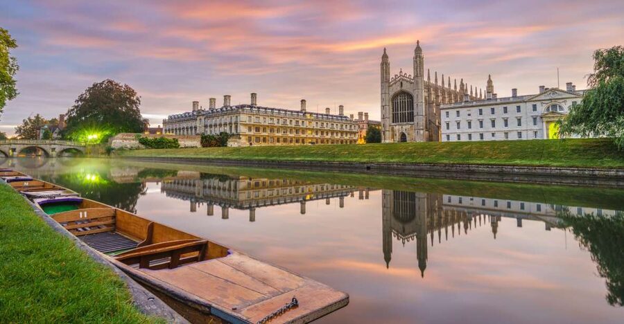 Cambridge: Chauffeured Punting Tour - The River Cam route and its college views