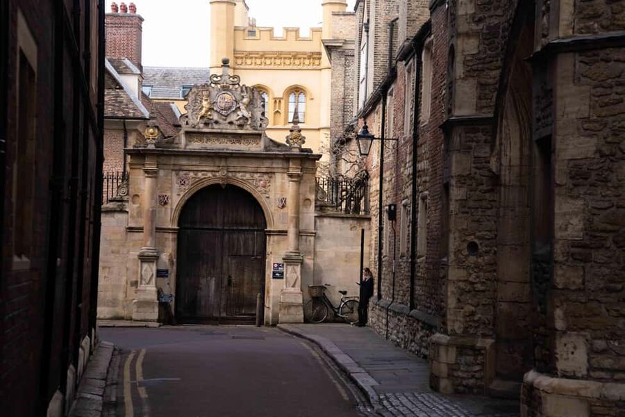 Cambridge: Ghost Tour Led by University Alumni Guide - Key points at a glance