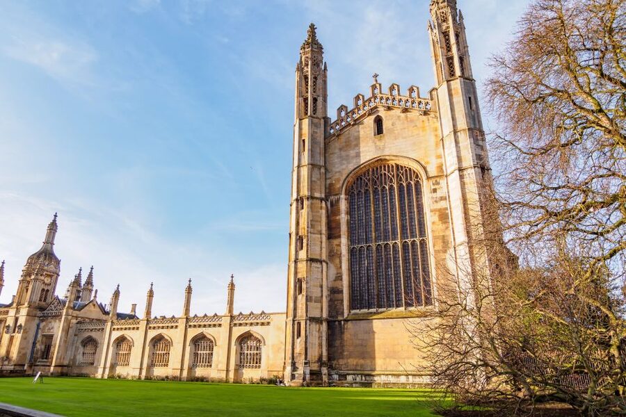 Cambridge: Guided River Cam Punting Tour - Should you book the Scholars Punting Cambridge tour?