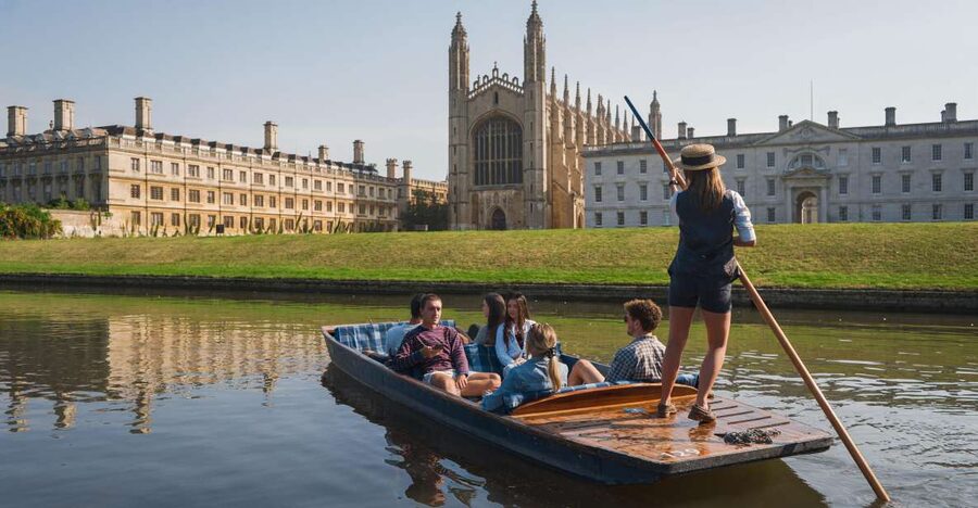 Cambridge: Guided Shared River Punting Tour - Why Cambridge looks different from a punt