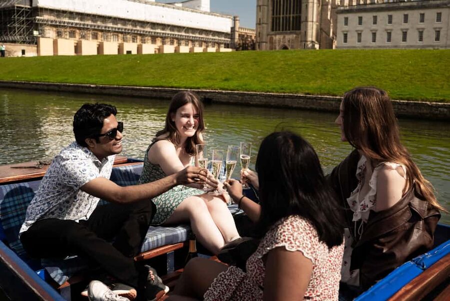 Cambridge: Punting Tour on the River Cam - Who should book this punt