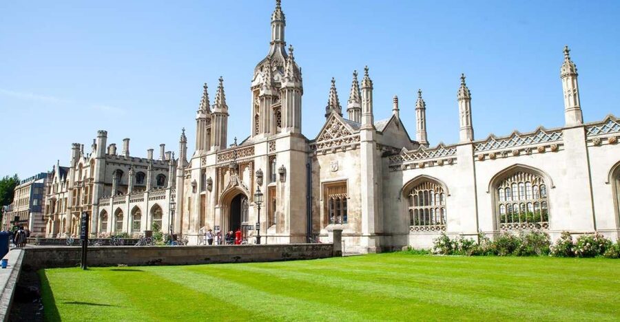 Cambridge: University Alumni Tour with Kings College Option - A city walk that puts Cambridge in order