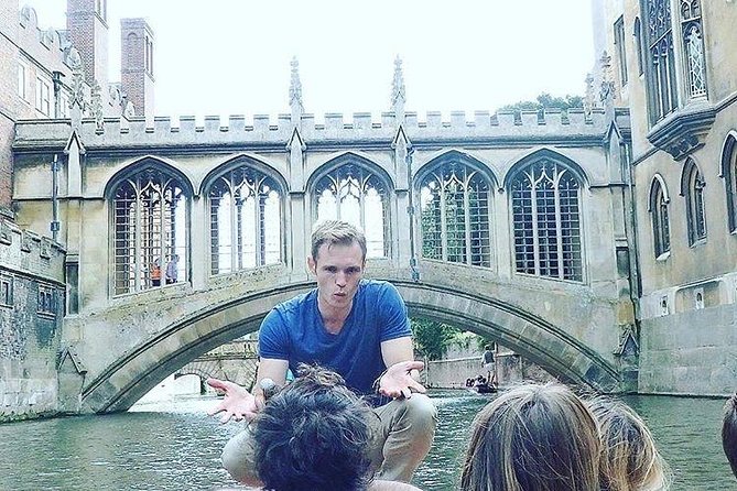 Cambridge University Colleges Guided Punting Tour - Darwin College and the quiet start