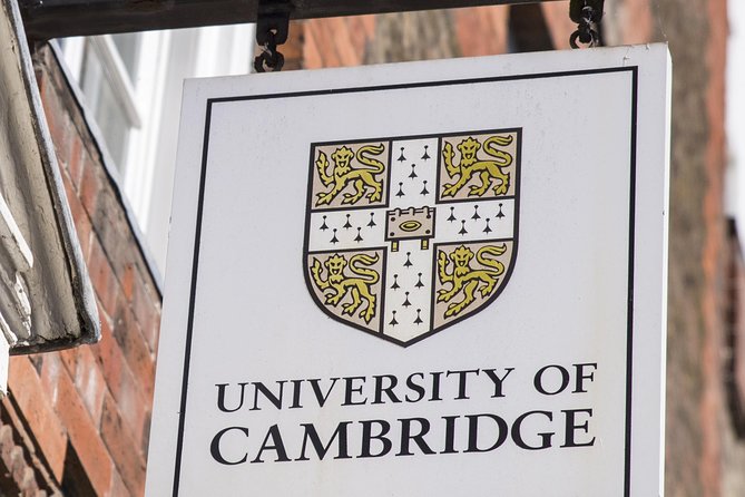 Cambridge University Walking Tour by Alumni™ Kings College Option - The Eagle pub and Cambridge science